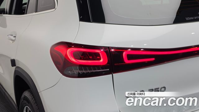 Mercedes-Benz EQA 2021 — photo 9