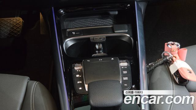 Mercedes-Benz EQA 2021 — photo 28