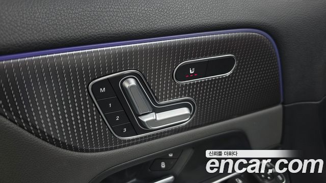 Mercedes-Benz EQA 2021 — photo 34