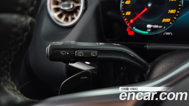 Mercedes-Benz EQA 2021 — photo 36