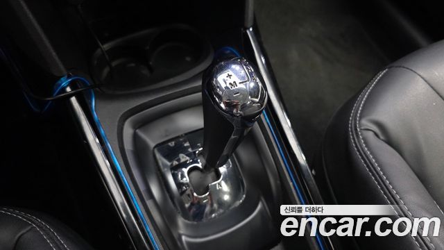 Peugeot 2008 2015 — photo 9