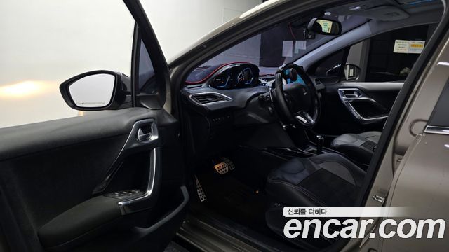 Peugeot 2008 2015 — photo 10
