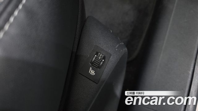 Peugeot 2008 2015 — photo 16