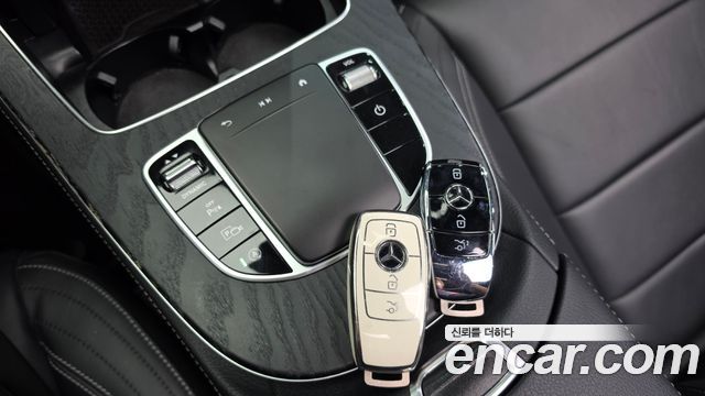 Mercedes-Benz E-Class 2021 — photo 17