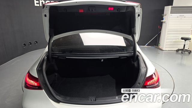 Mercedes-Benz E-Class 2021 — photo 20