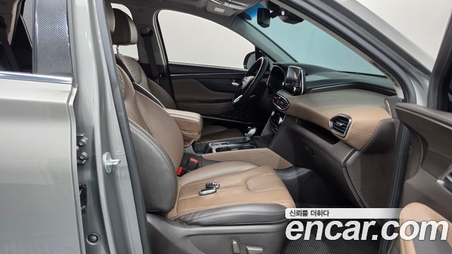 Hyundai Santafe 2019 — photo 11
