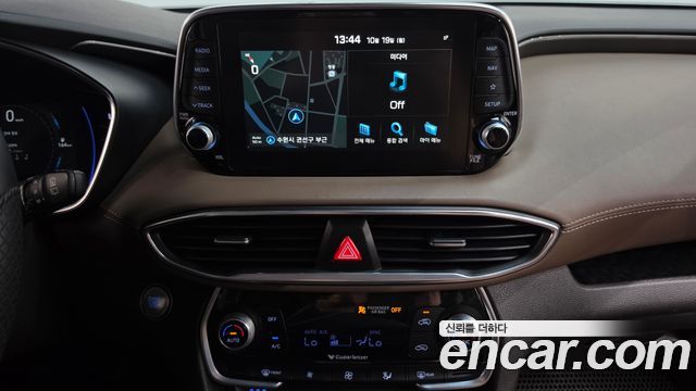 Hyundai Santafe 2019 — photo 14