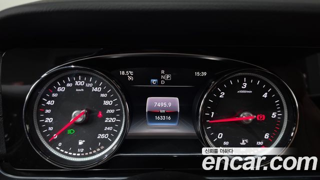 Mercedes-Benz E-Class 2019 — photo 8
