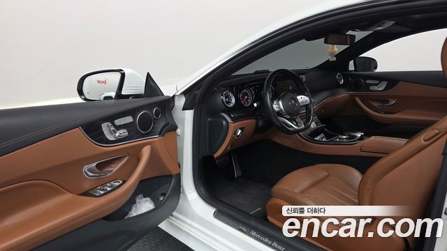 Mercedes-Benz E-Class 2019 — photo 10