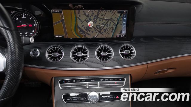 Mercedes-Benz E-Class 2019 — photo 13