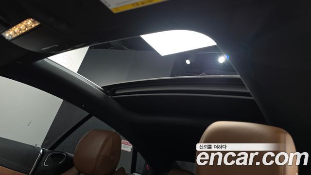Mercedes-Benz E-Class 2019 — photo 18
