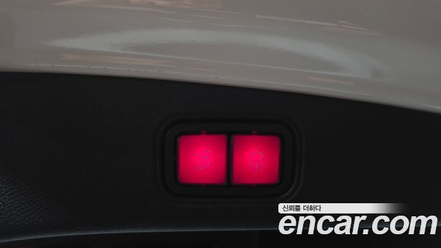 Mercedes-Benz E-Class 2019 — photo 19
