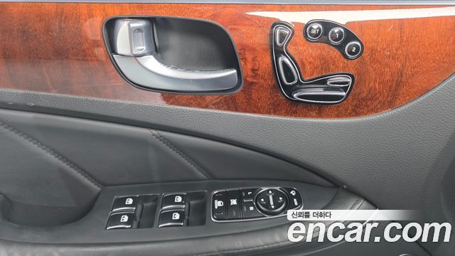 Hyundai Equus 2015 — photo 12