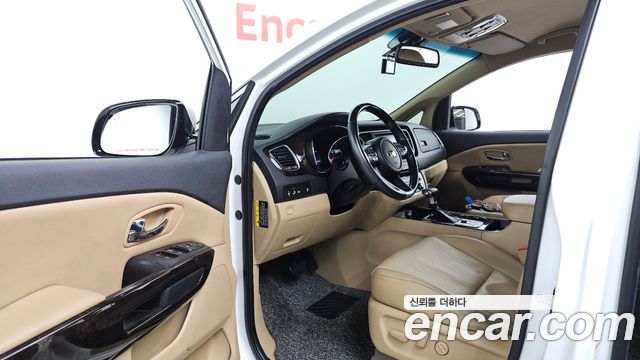 Kia Canival 2019 — photo 10