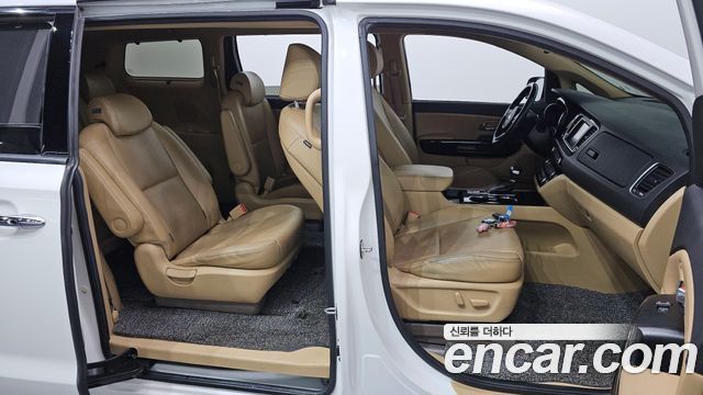 Kia Canival 2019 — photo 11