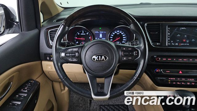 Kia Canival 2019 — photo 12