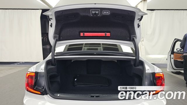 Volvo S90 2021 — photo 26
