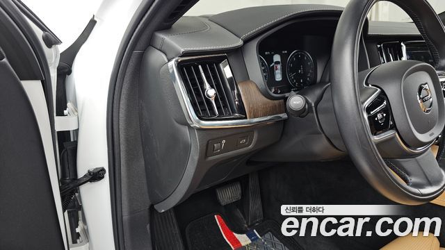 Volvo S90 2021 — photo 28