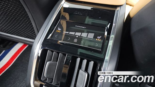 Volvo S90 2021 — photo 32