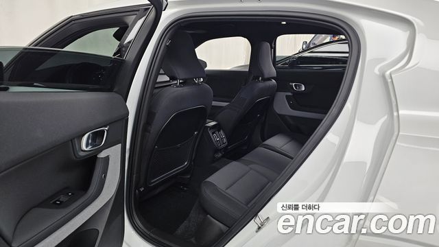 Polestar Polestar 2 2022 — photo 18
