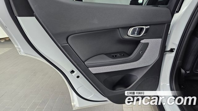 Polestar Polestar 2 2022 — photo 15