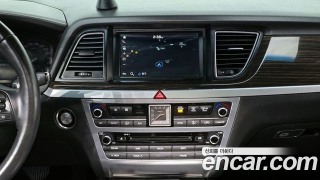 Genesis G80 2017 — photo 14