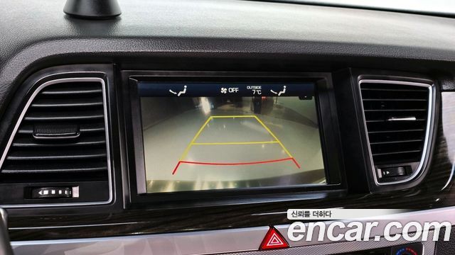 Genesis G80 2017 — photo 15