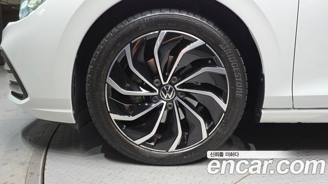 Volkswagen Golf 2022 — photo 5