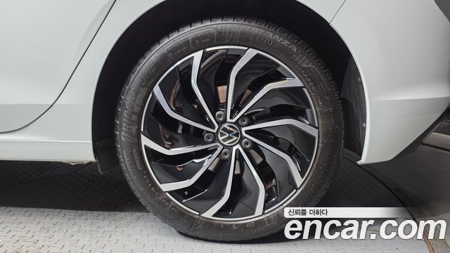 Volkswagen Golf 2022 — photo 7