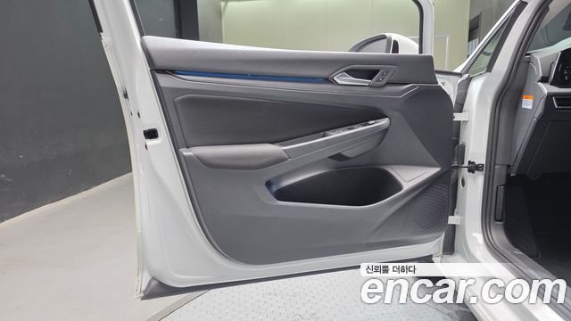 Volkswagen Golf 2022 — photo 14