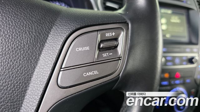 Hyundai Santafe 2016 — photo 25