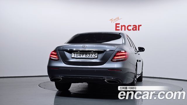 Mercedes-Benz E-Class 2020 — photo 4