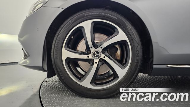 Mercedes-Benz E-Class 2020 — photo 5