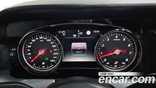 Mercedes-Benz E-Class 2020 — photo 11