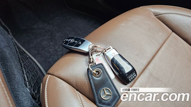 Mercedes-Benz E-Class 2020 — photo 21