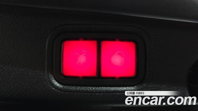 Mercedes-Benz E-Class 2020 — photo 23