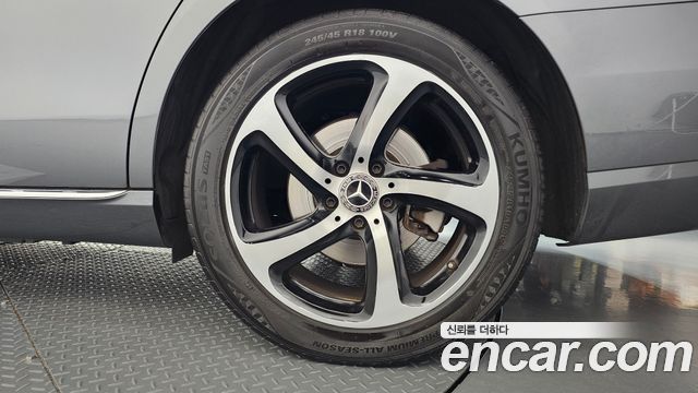 Mercedes-Benz E-Class 2020 — photo 7
