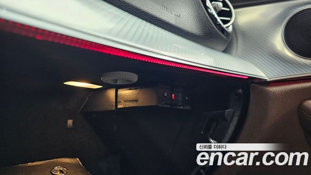 Mercedes-Benz E-Class 2020 — photo 30