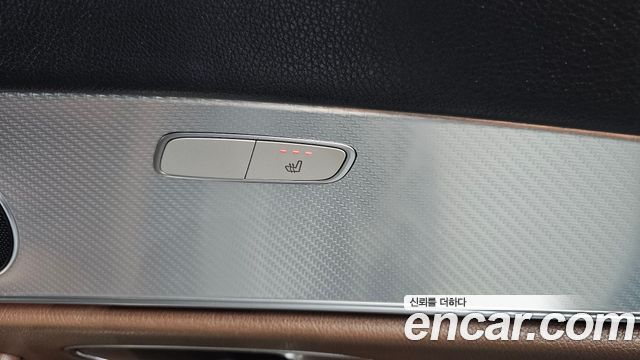 Mercedes-Benz E-Class 2020 — photo 35