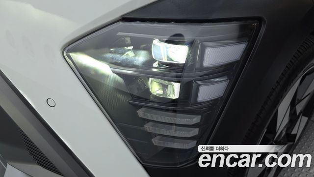 Hyundai Kona 2023 — photo 8