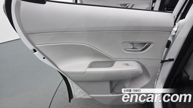 Hyundai Kona 2023 — photo 15