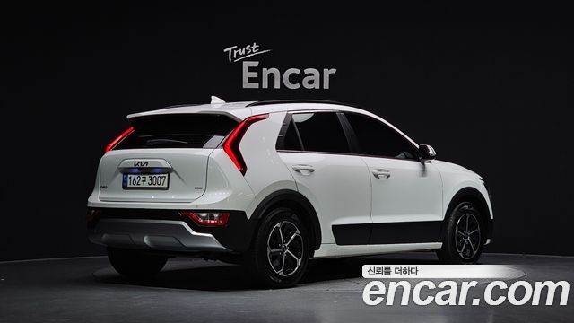 Kia Niro 2023 — photo 2