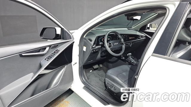 Kia Niro 2023 — photo 13