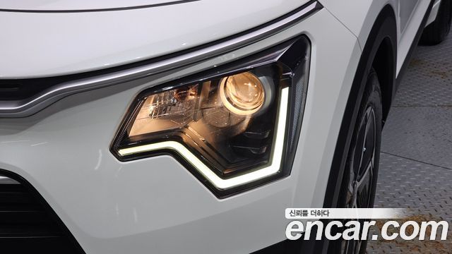 Kia Niro 2023 — photo 8
