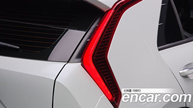Kia Niro 2023 — photo 9