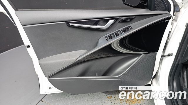Kia Niro 2023 — photo 14