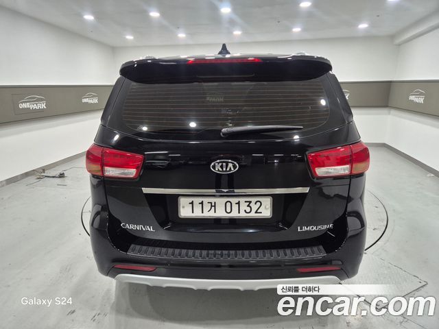 Kia Canival 2017 — photo 3