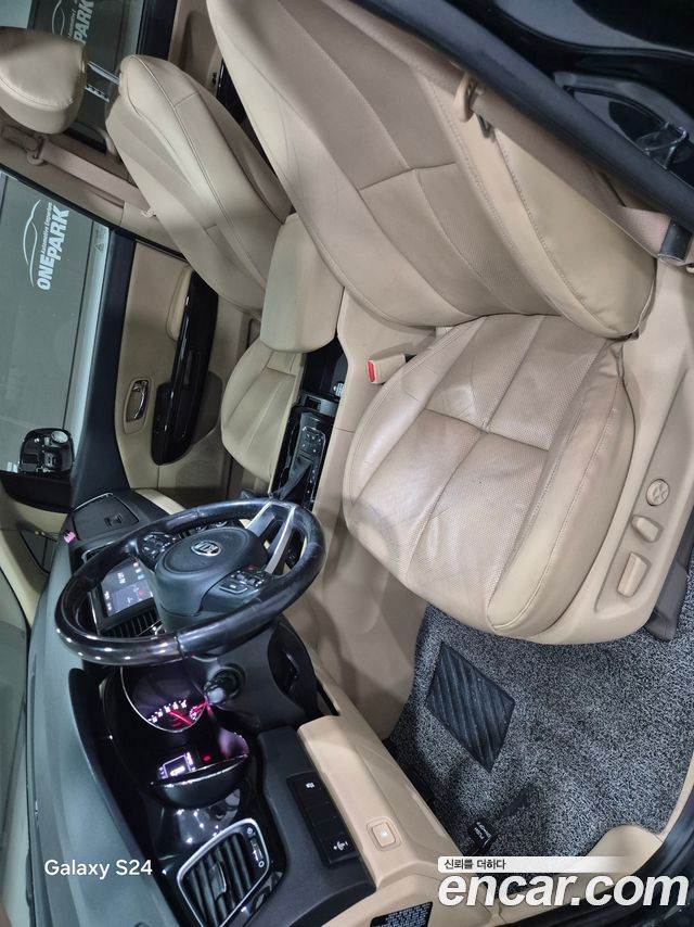 Kia Canival 2017 — photo 9
