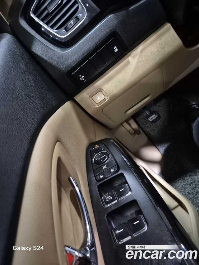 Kia Canival 2017 — photo 14