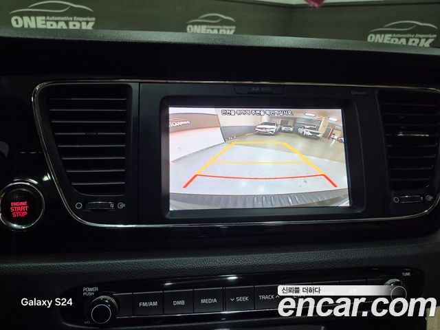 Kia Canival 2017 — photo 18